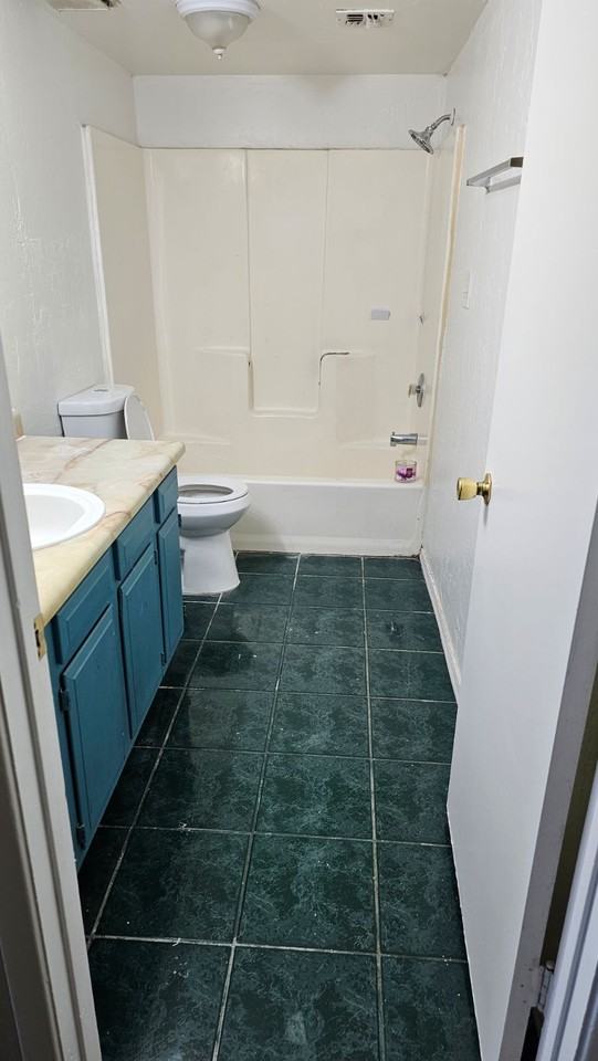 1938 N Spring #101 - Photo 3 of 3