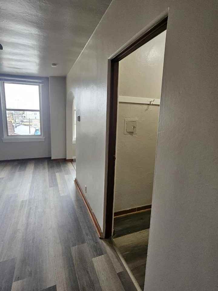 1525 University Ave - Photo 2 of 28