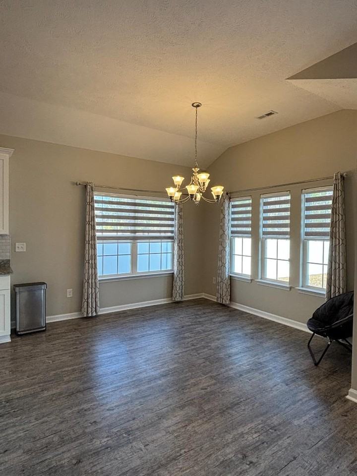 227 Leste Rd - Photo 7 of 11