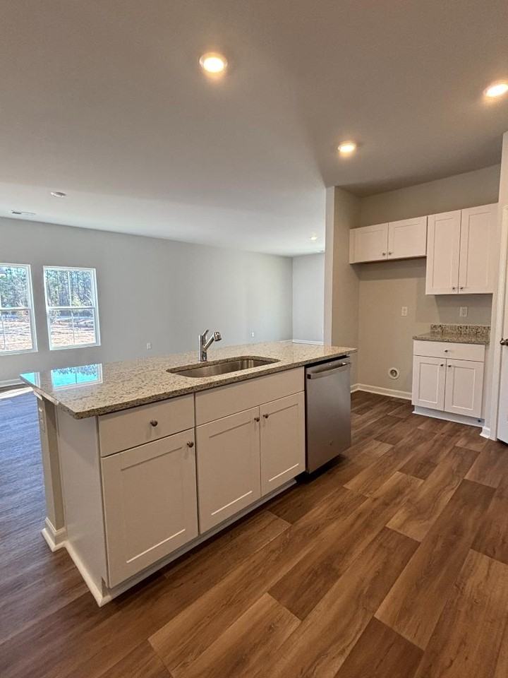 307 Horsetail Ct - Photo 7 of 20