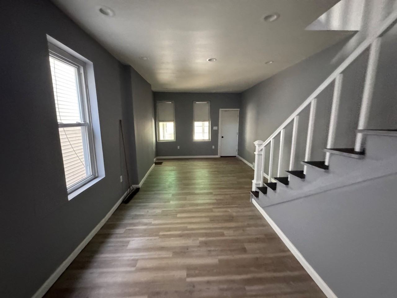 337 Lamokin St - Photo 6 of 18