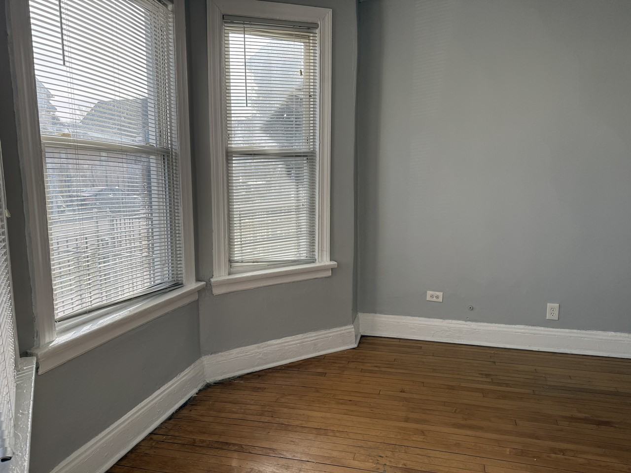 8362 S Brandon Ave #1F - Photo 3 of 11