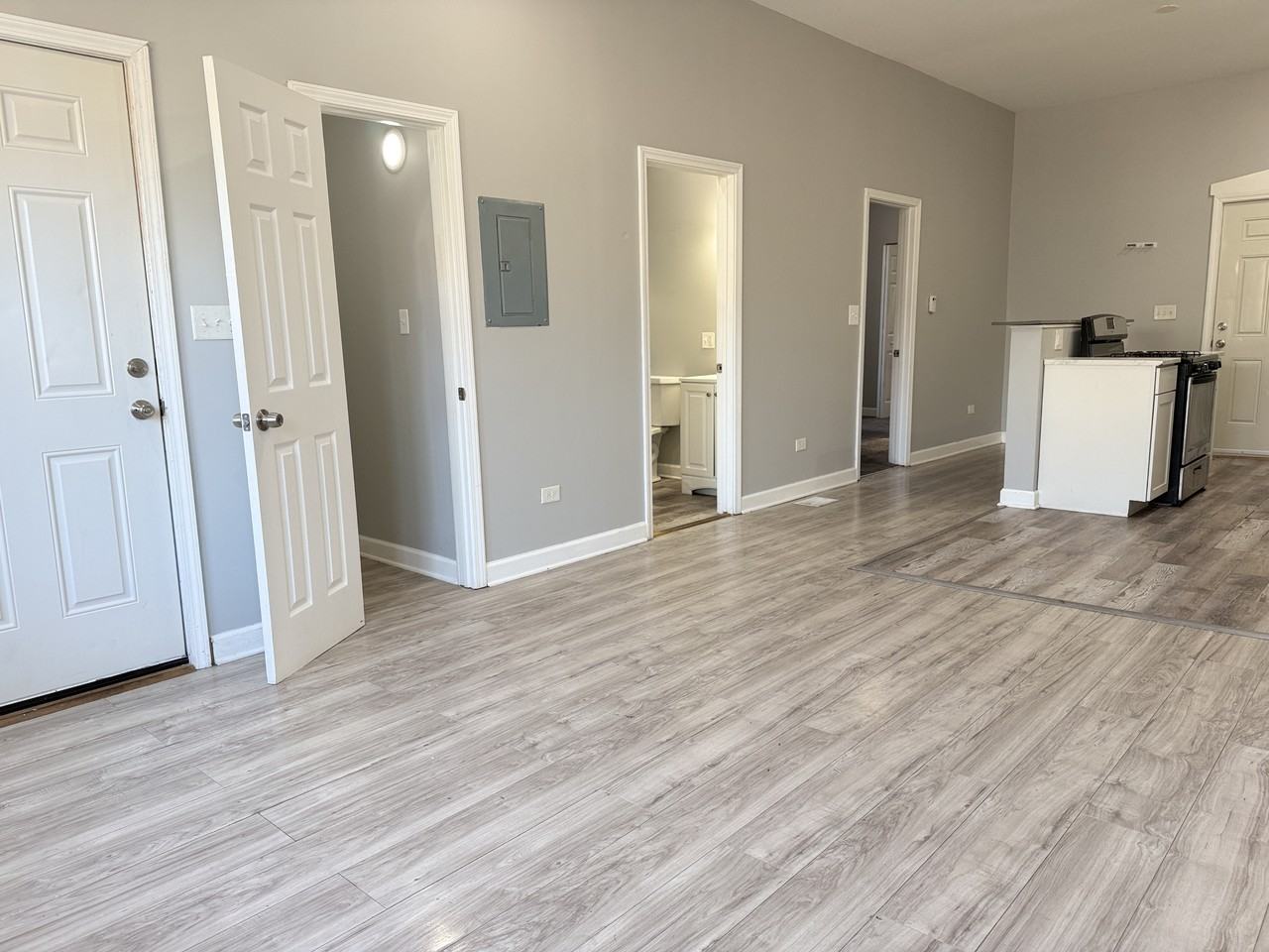 9605 Avenue L - 1F #1F - Photo 7 of 10