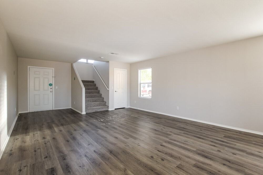 11610 W Columbine Dr - Photo 4 of 17