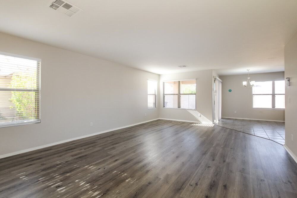 11610 W Columbine Dr - Photo 5 of 17