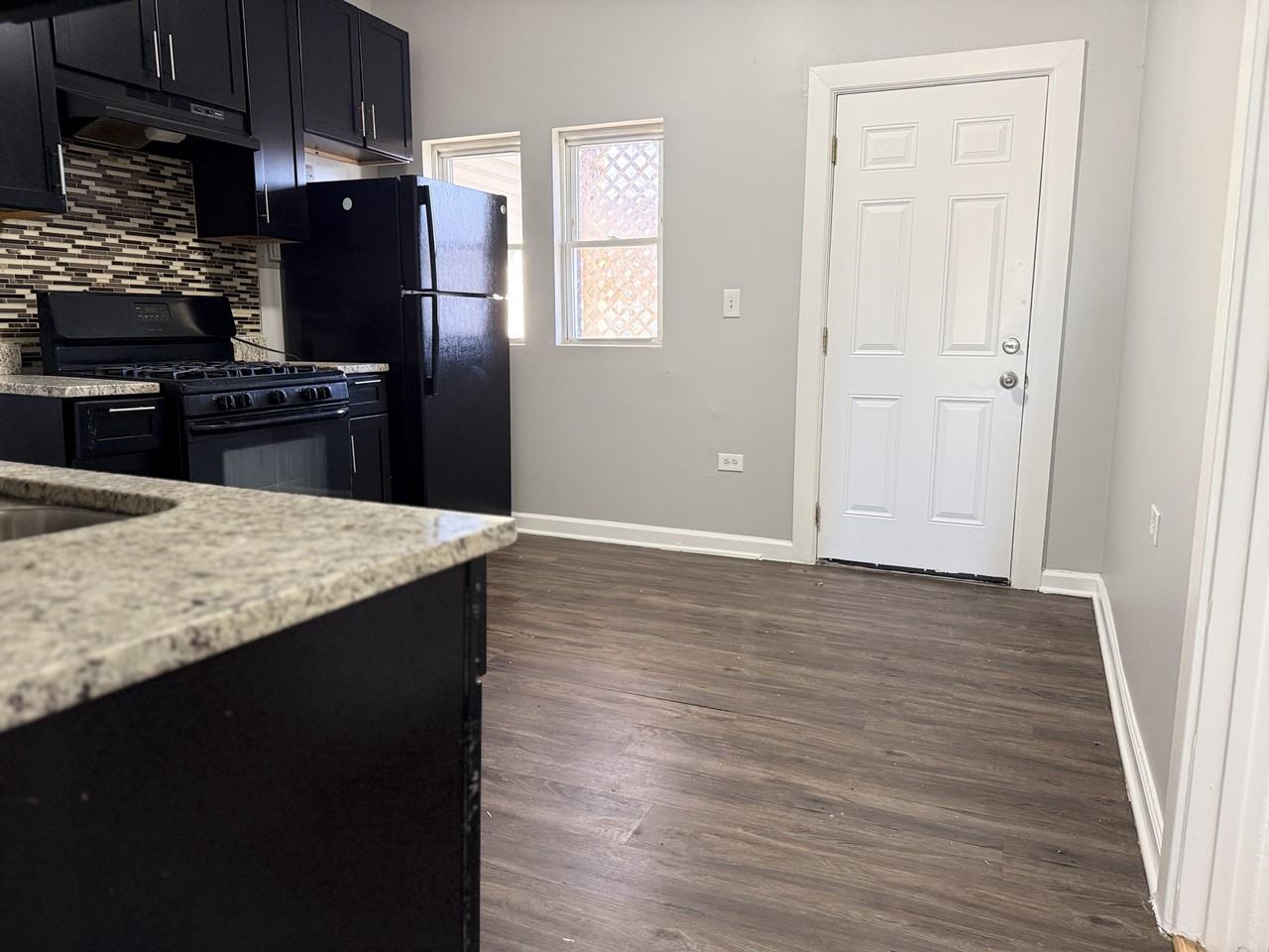 7751 S Greenwood Ave #2 - Photo 3 of 14