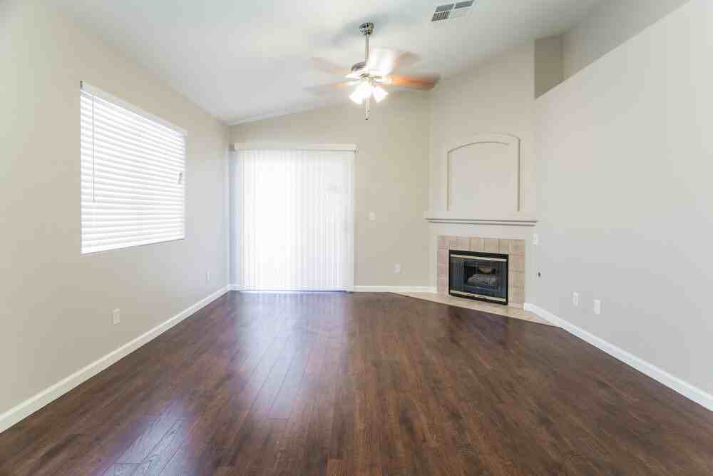 9008 Crooked Shell Ave - Photo 3 of 15