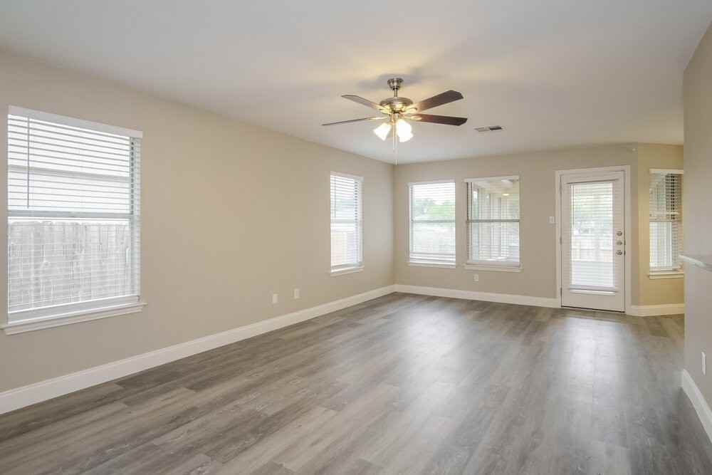 809 Bushmills Ct - Photo 4 of 16