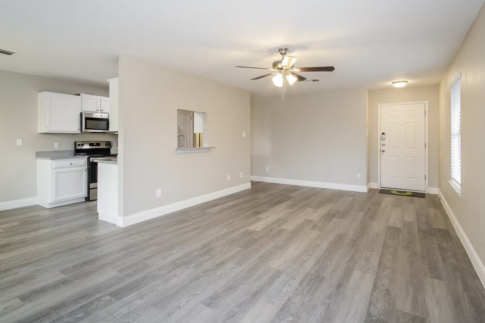 809 Bushmills Ct - Photo 5 of 16