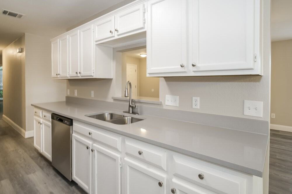 809 Bushmills Ct - Photo 7 of 16