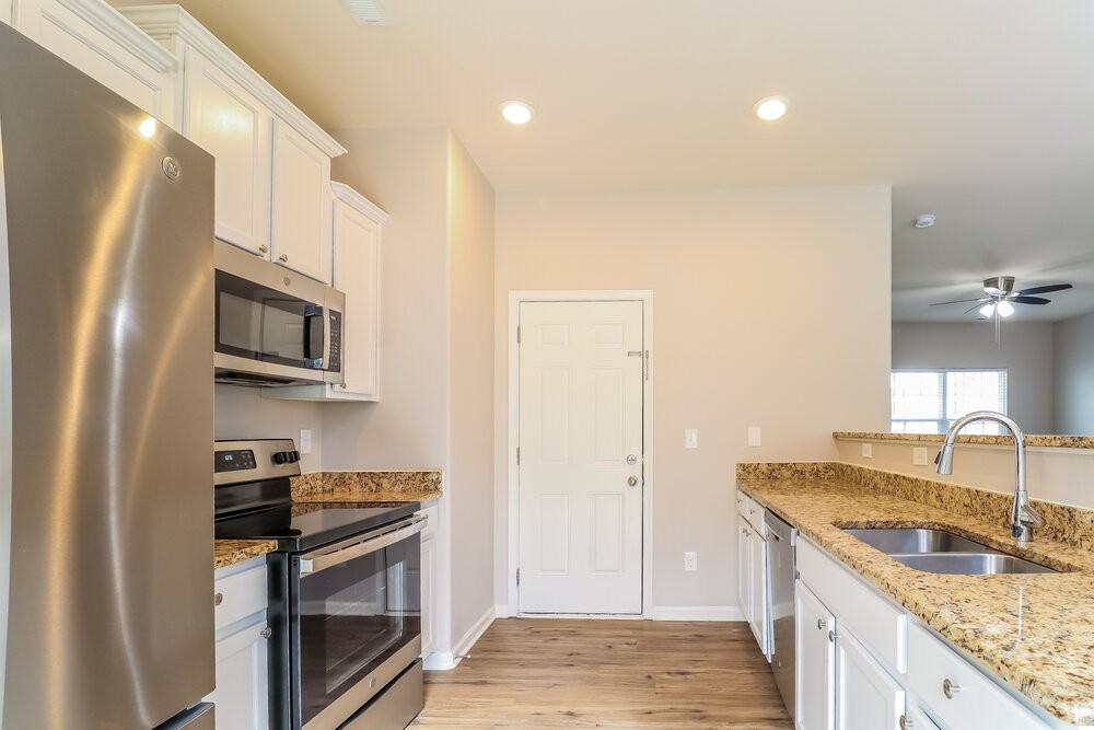 853 Joselynn Dr - Photo 6 of 15