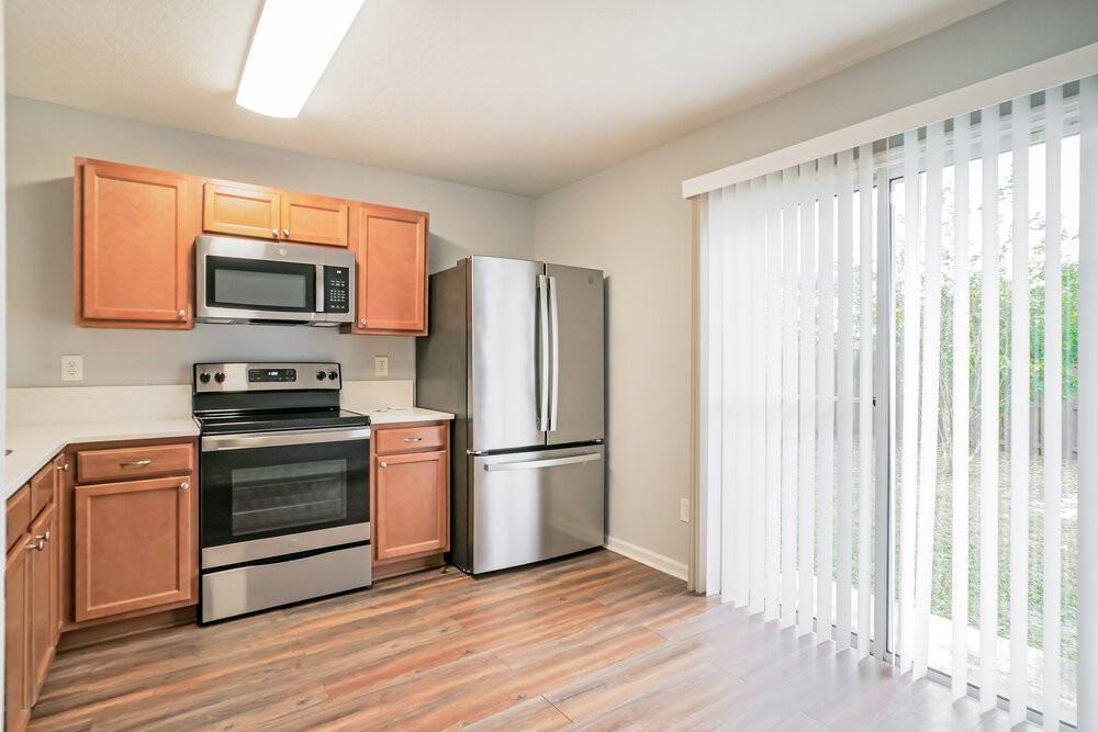 192 Brookfall Dr - Photo 7 of 16