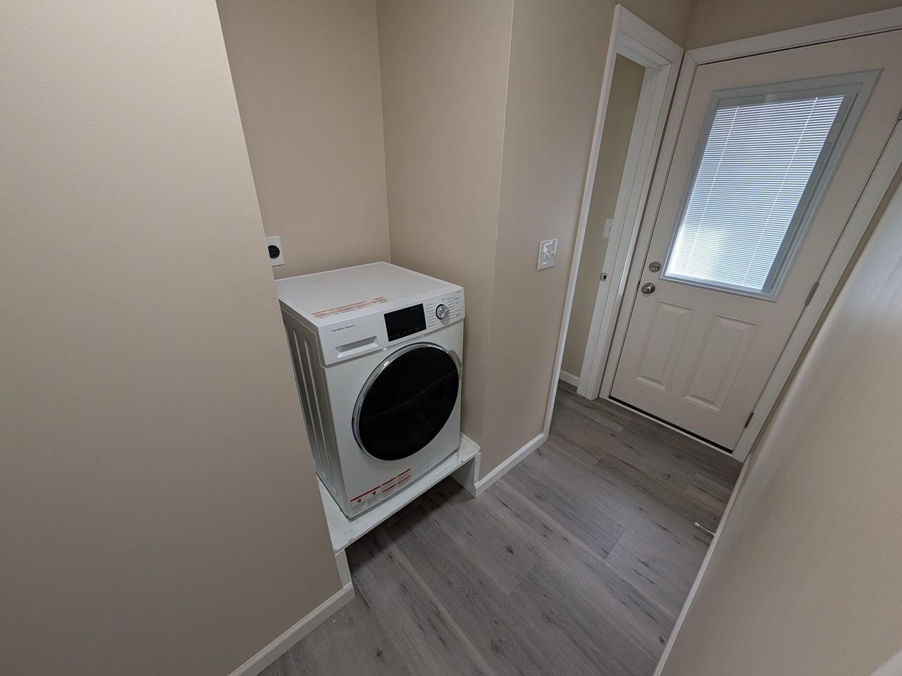 407 Holiday Dr #407 - Photo 5 of 9