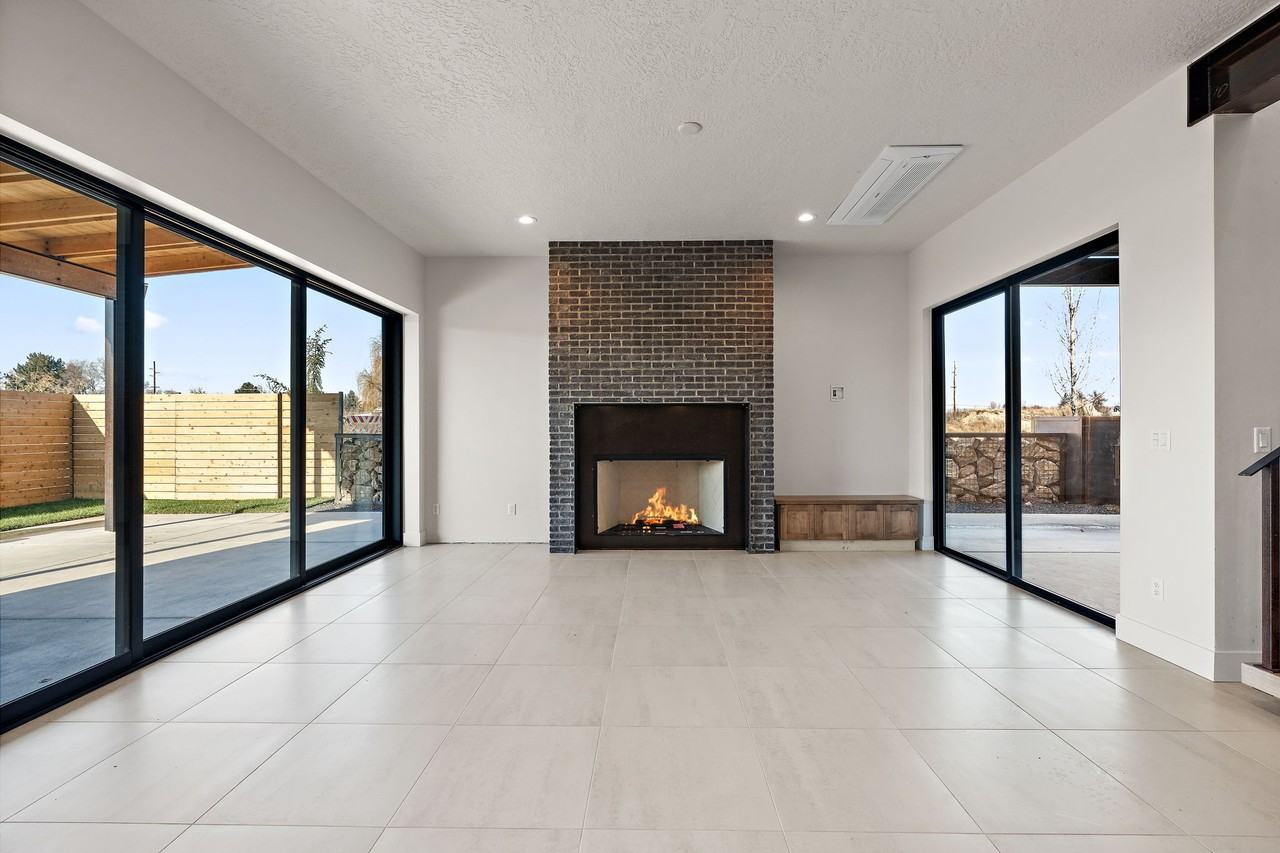 98 S Carbon Rivet Ave #1 - Photo 3 of 42