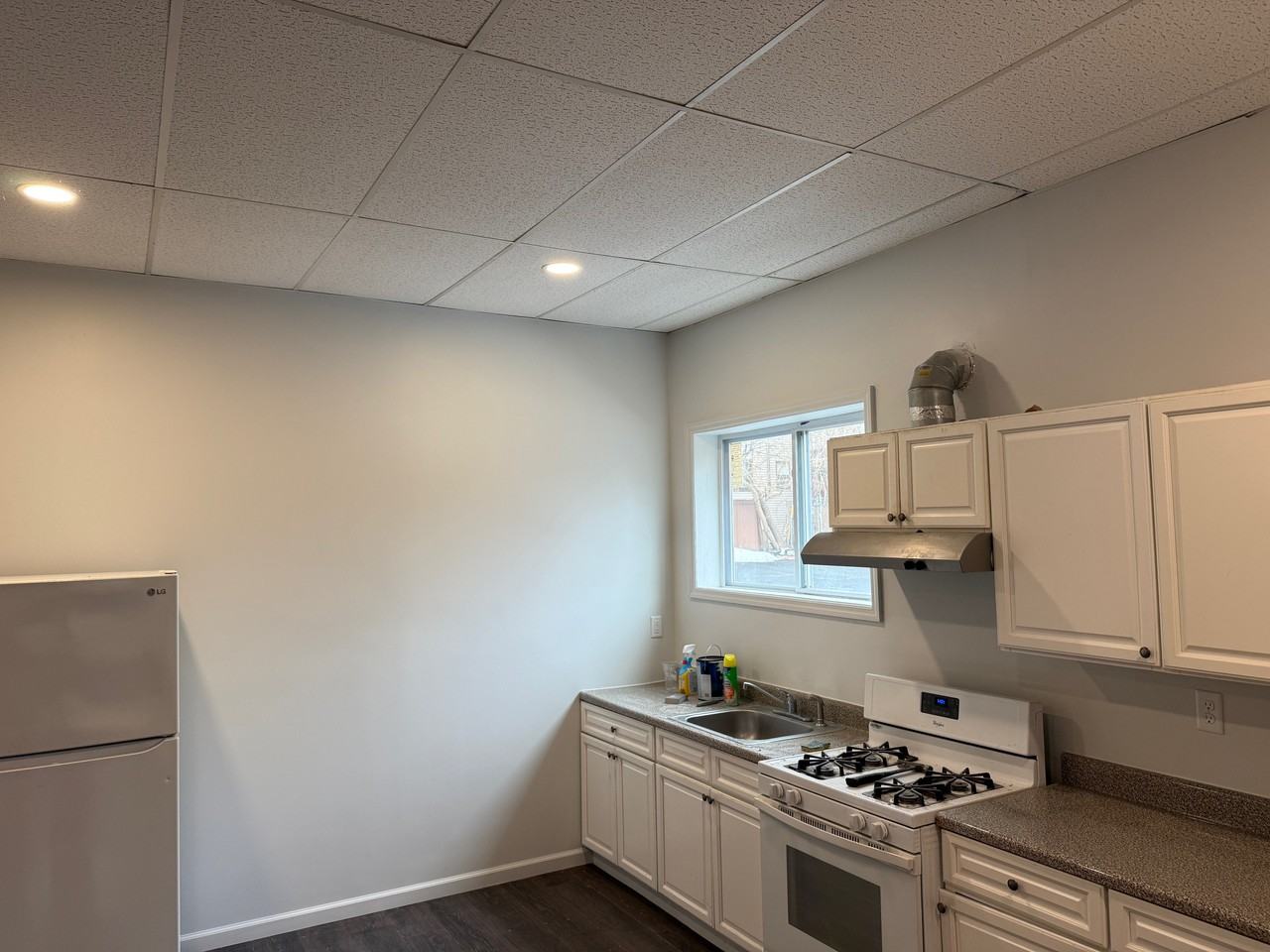 9 S Main St #B - Photo 2 of 9