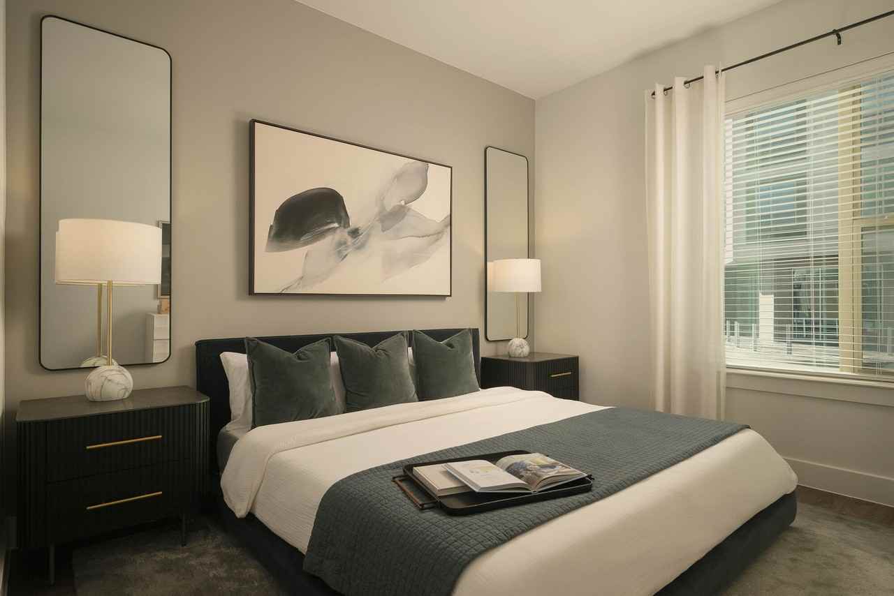 Caroline Eastside - Photo 3 of 29