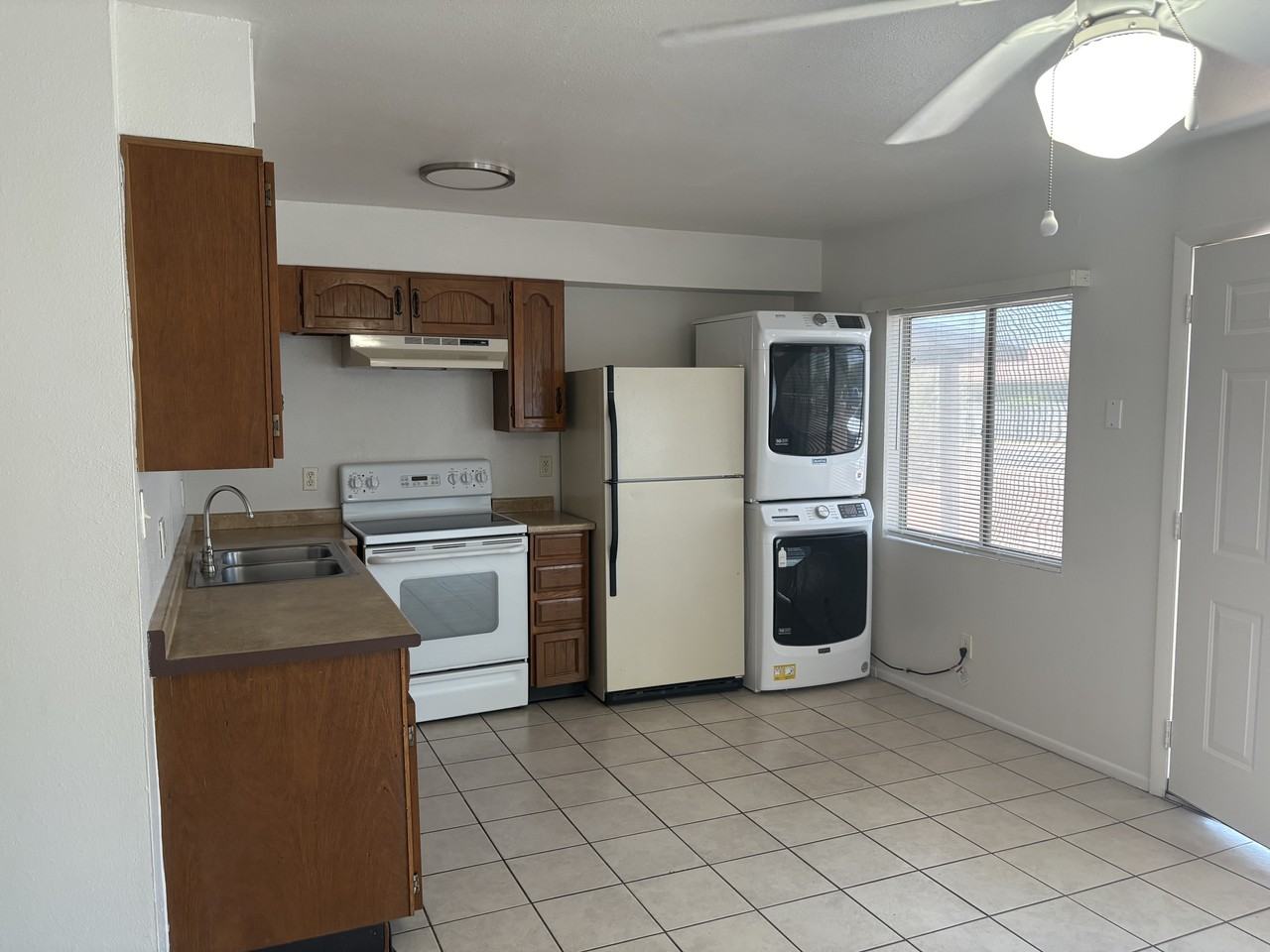 7241 N 54th Ave #2 - Photo 3 of 13