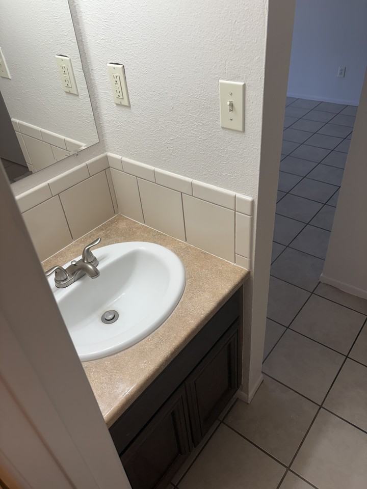 7241 N 54th Ave #2 - Photo 7 of 13