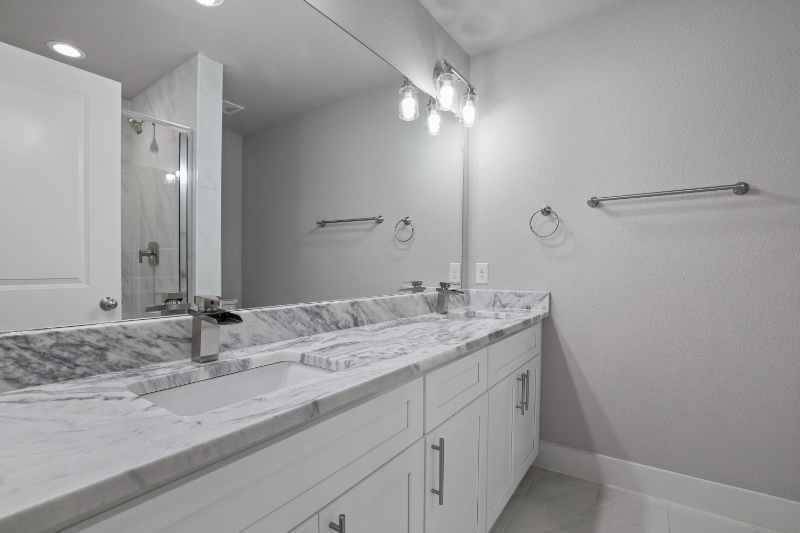 2327 Harding St - Photo 5 of 22