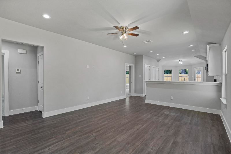 2327 Harding St - Photo 7 of 22