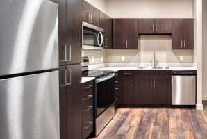 featured image of 550 W Broadway Ave