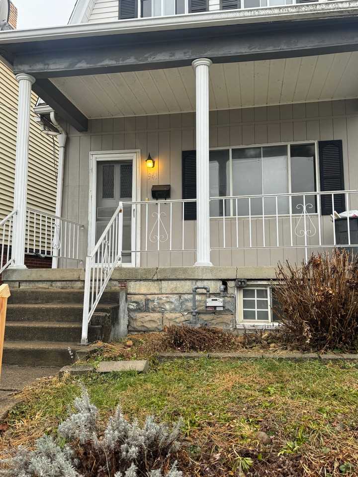 941 8th Ave #1 - Photo 2 of 9