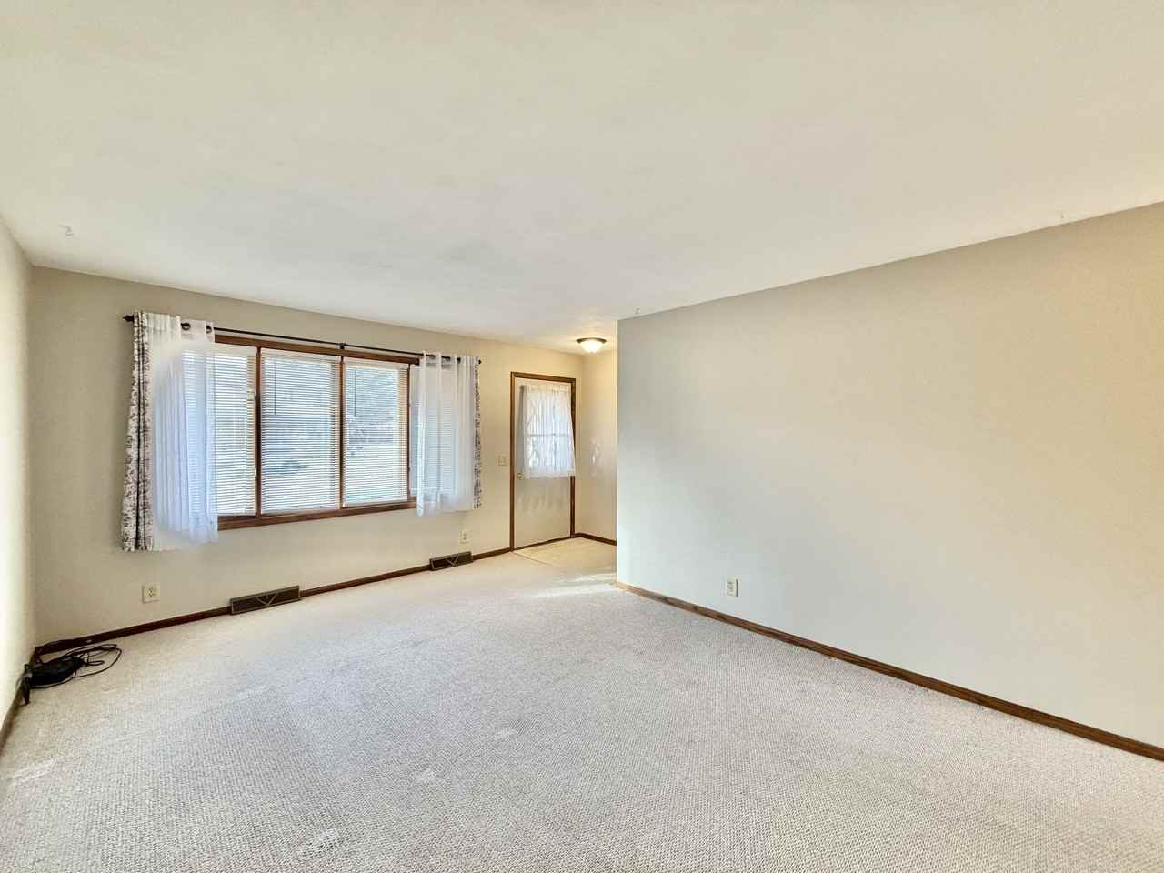 604 Margate Dr #1 - Photo 2 of 22