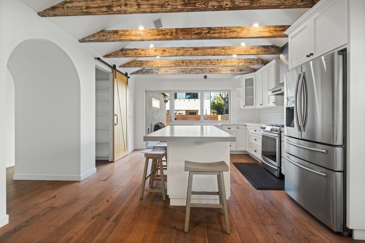 2813 Military Ave #1 - Photo 7 of 43