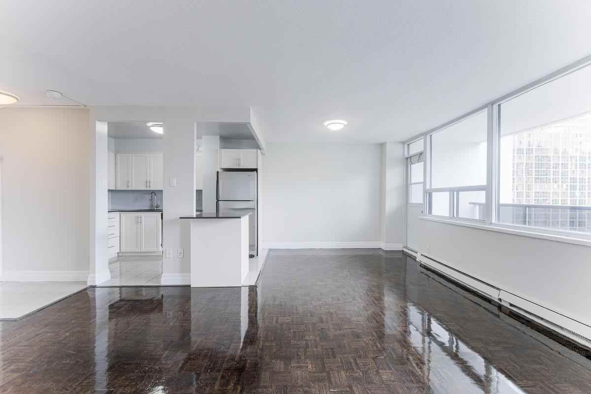 155 Wellesley Street East - Photo 6 of 29