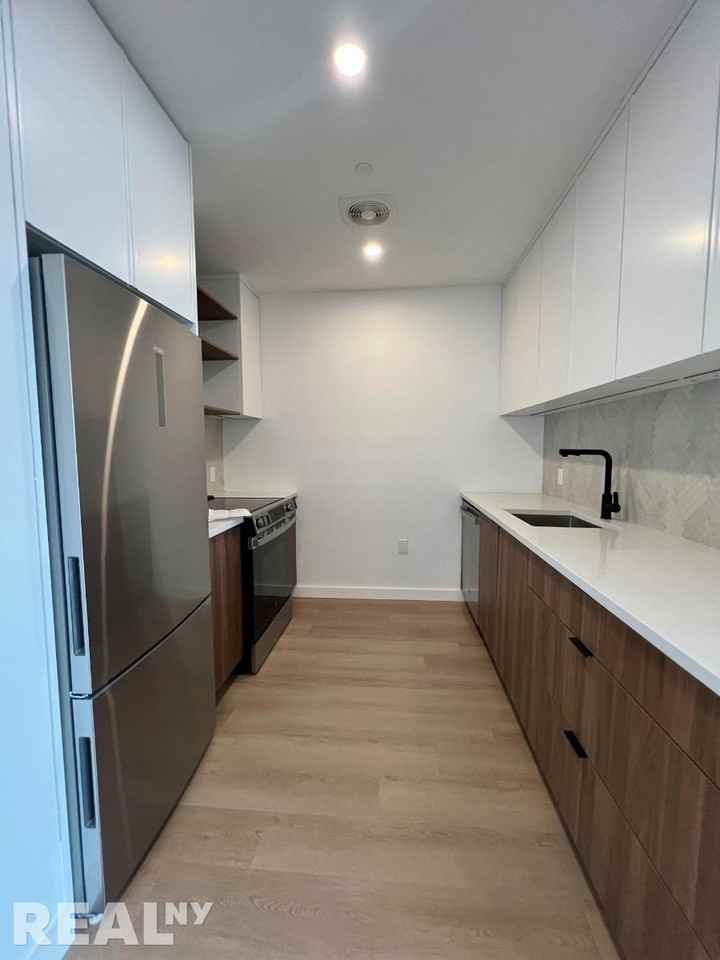 Dean St #703 - Photo 2 of 11