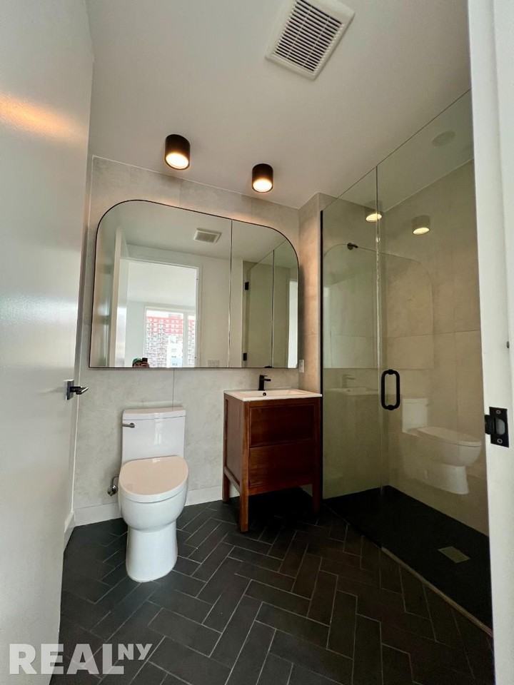 Dean St #302 - Photo 5 of 14