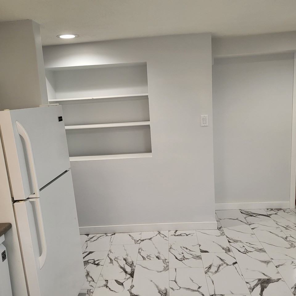 2945 Quadra St #1 - Photo 7 of 9