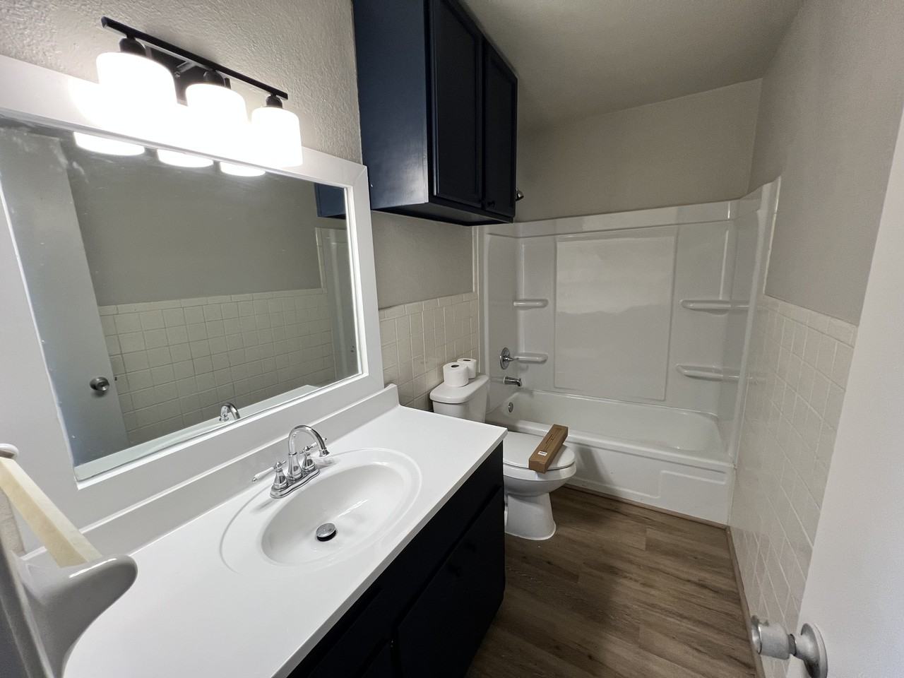 409 W Avenue H #1 - Photo 5 of 12