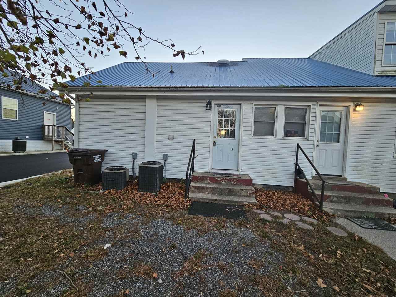 201 W Main St #B - Photo 2 of 13