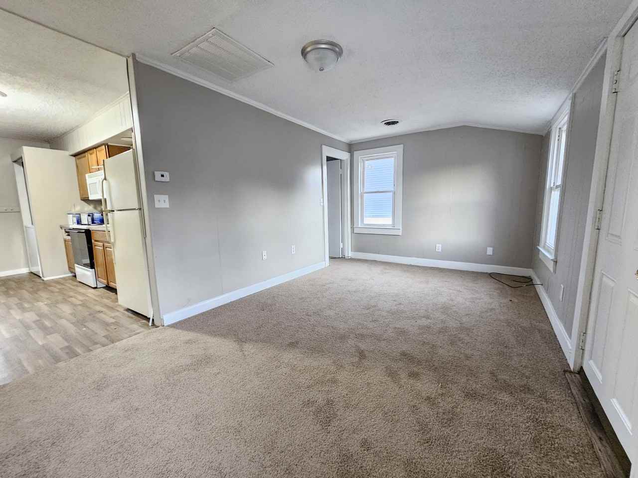 201 W Main St #B - Photo 6 of 13