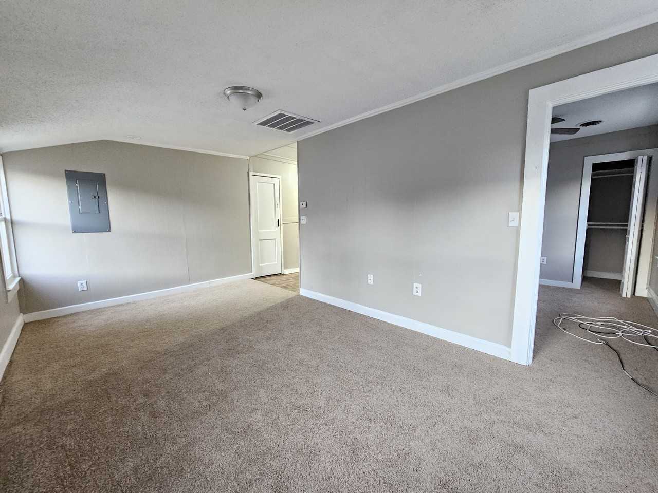 201 W Main St #B - Photo 7 of 13