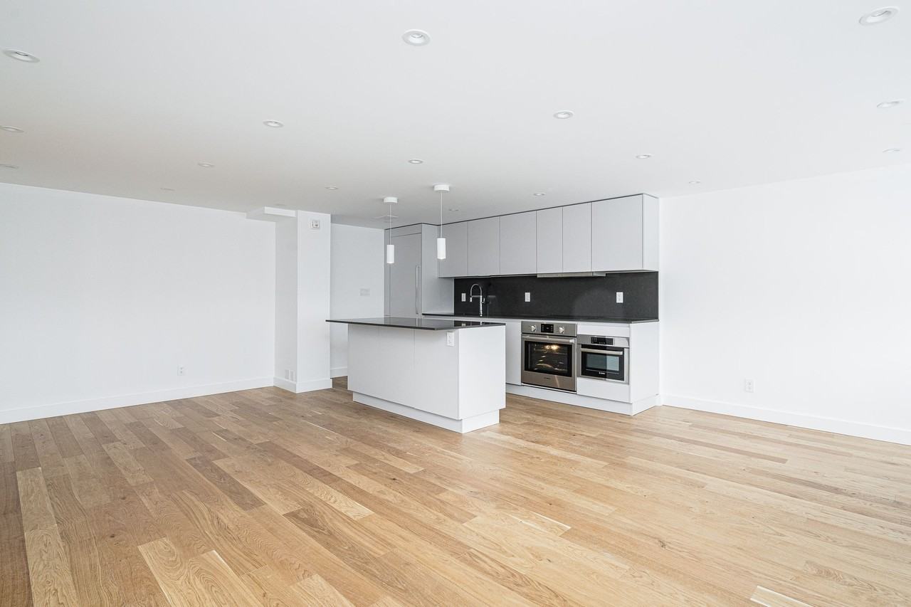 150 Donway & 4 Overland - Photo 5 of 50