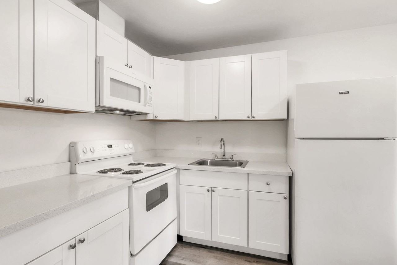 Las Palmas Apartments - Photo 4 of 10