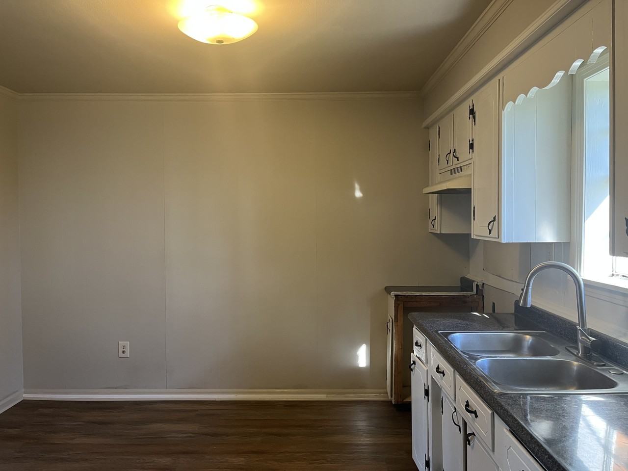 1105 Edgewood Ave #1 - Photo 7 of 10