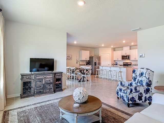 2219 Lake Preserve Cir #1 - Photo 5 of 8