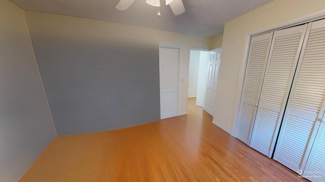 700 W First St #J1 - Photo 5 of 15