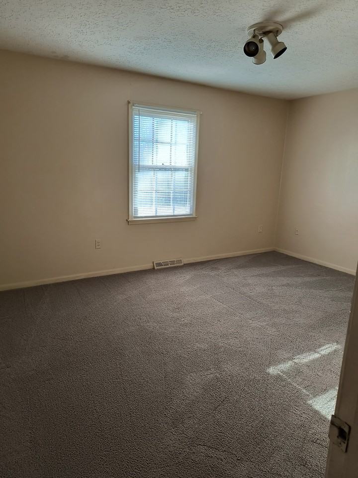 1311 Wards Ferry Rd #B - Photo 6 of 10