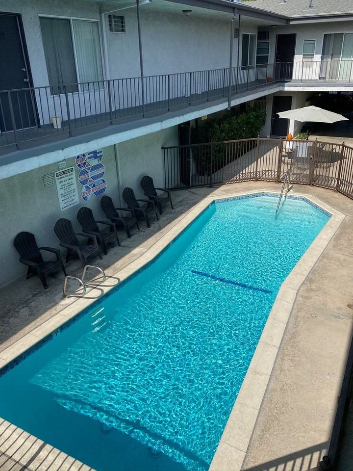 Park Granada Apartments - Photo 3 of 31
