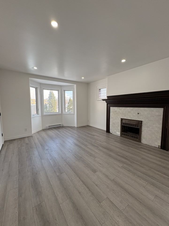 764 Victor St - Photo 2 of 9