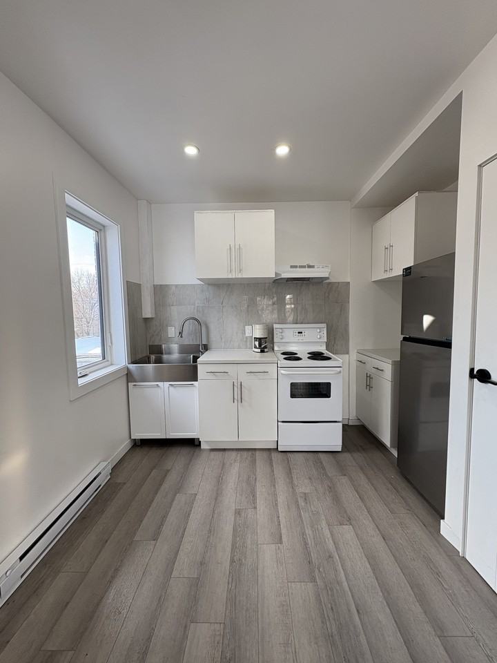 764 Victor St - Photo 4 of 9