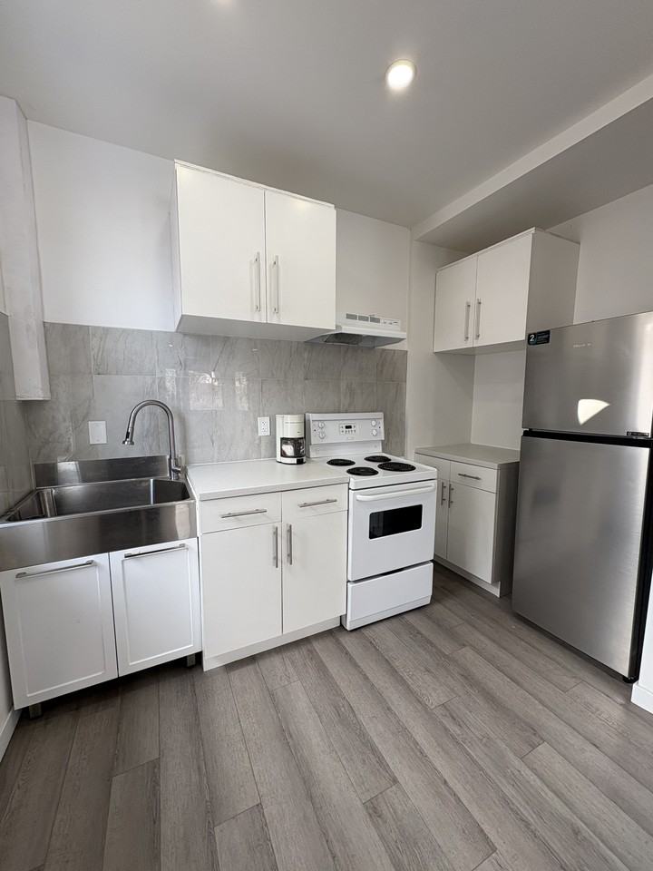 764 Victor St - Photo 5 of 9