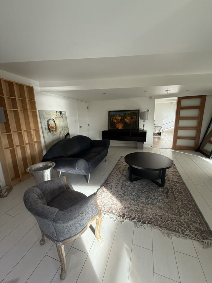 564 Kildonan Rd - Photo 3 of 7