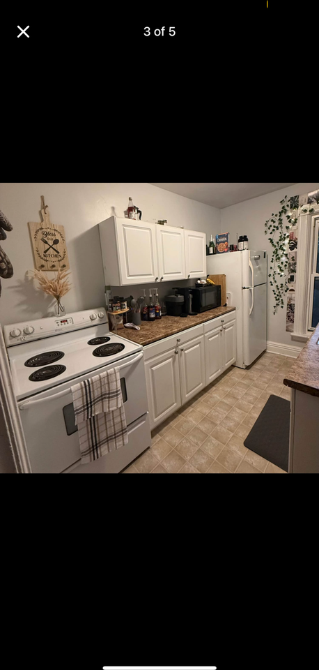 297 Park St N - Photo 2 of 5