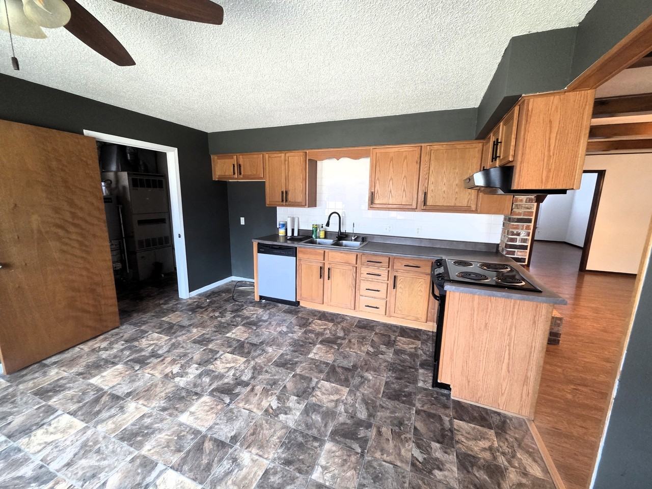 3345 S Jefferson Ave #1 - Photo 3 of 25