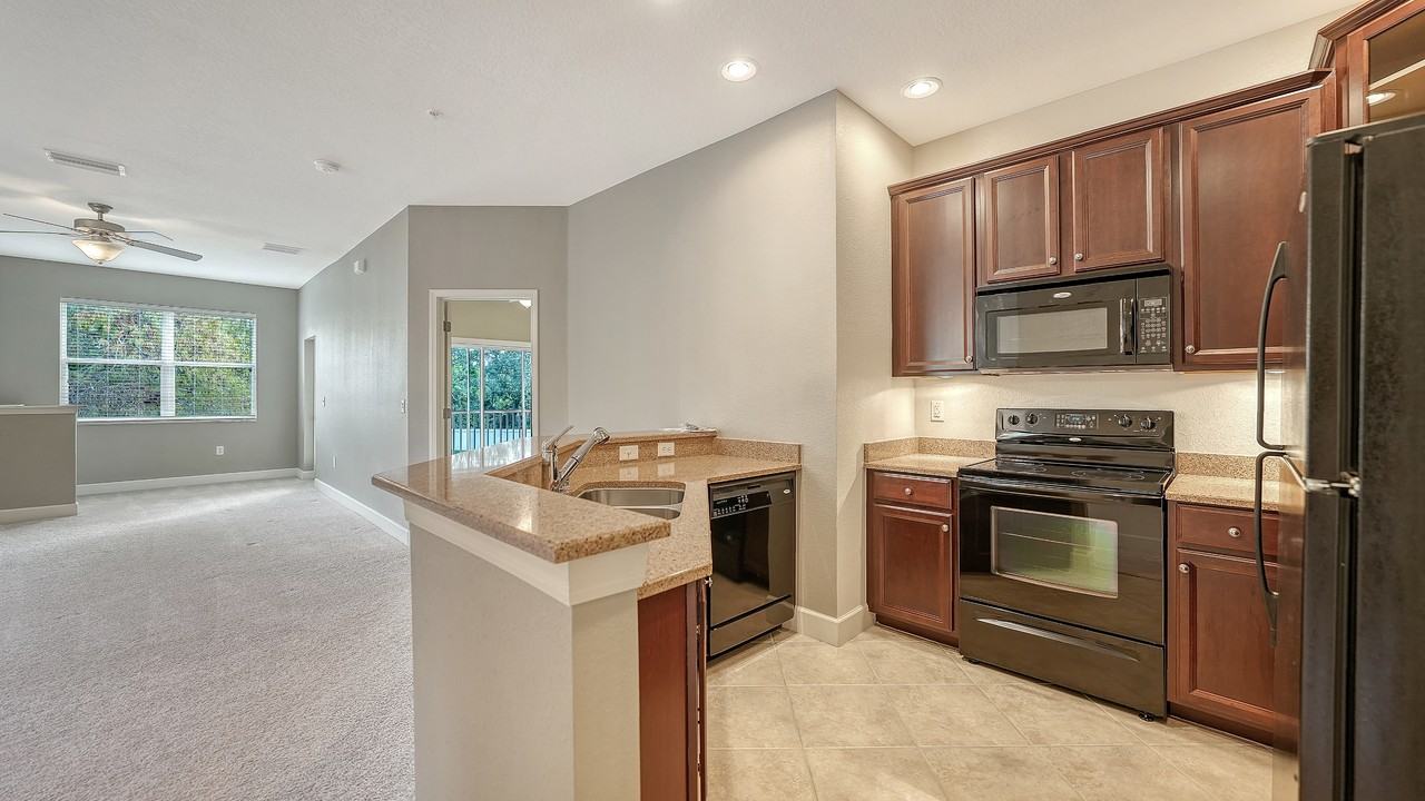 3671 Parkridge Cir #1 - Photo 5 of 28